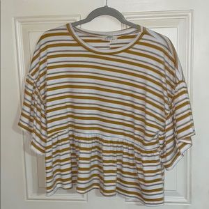 Wide Short Sleeved Top with Ruffle at The Bottom